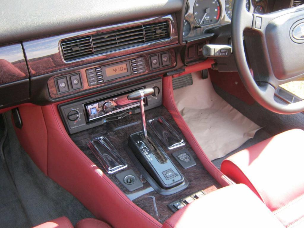 KWE Jaguar classic car restoration check vehicle interior