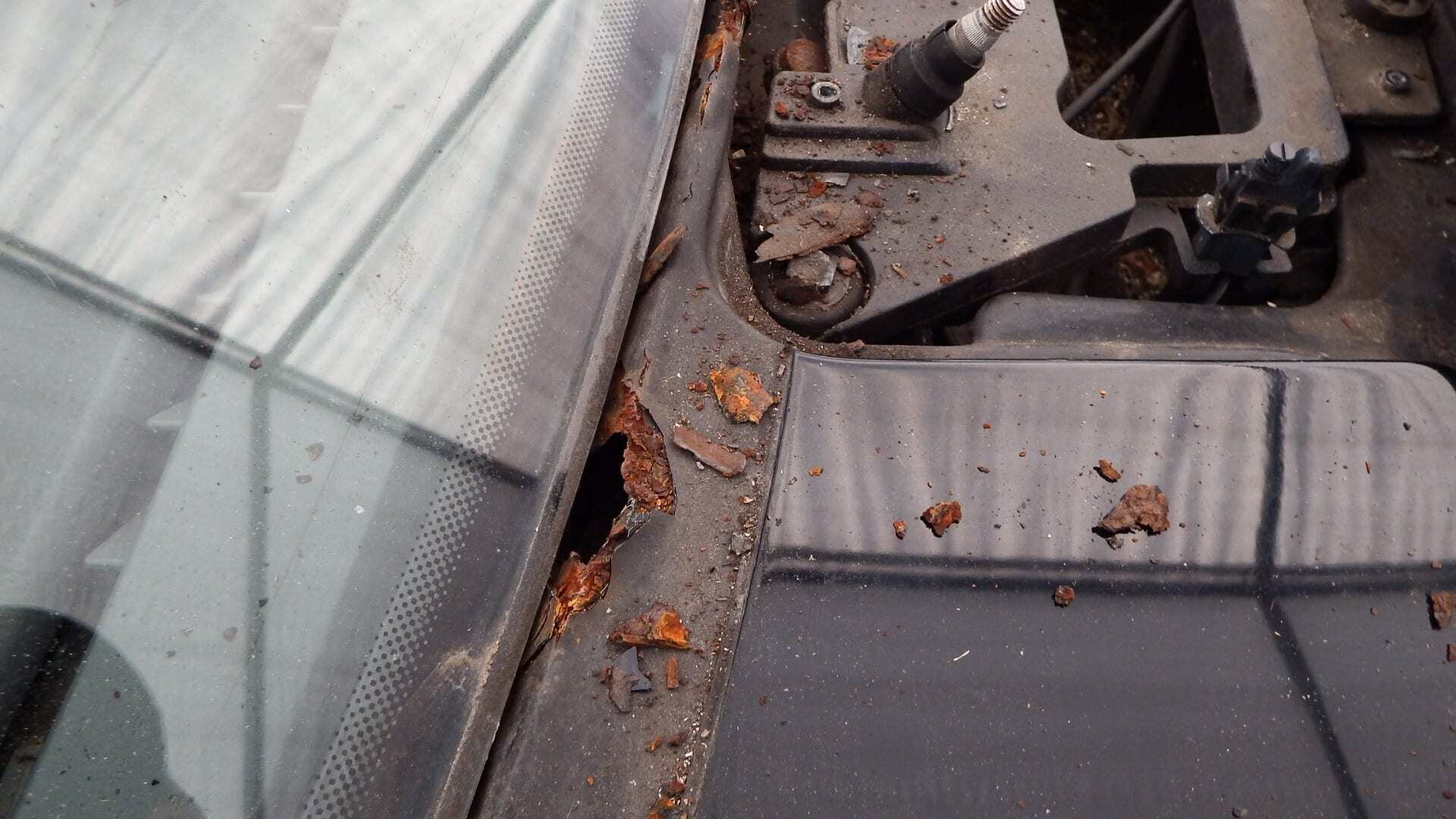 XJS facelift scuttle windscreen rust